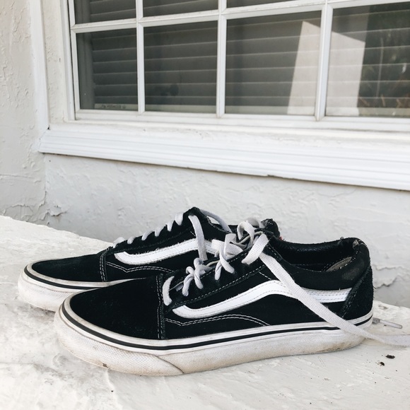 Old Skool Black Vans - Picture 2 of 5